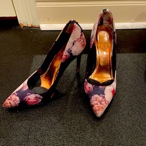Ted Baker Pumps
